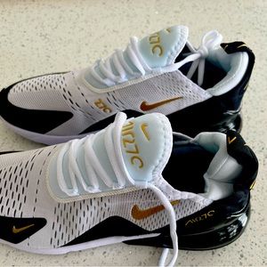 NEW Nike 270 running shoes